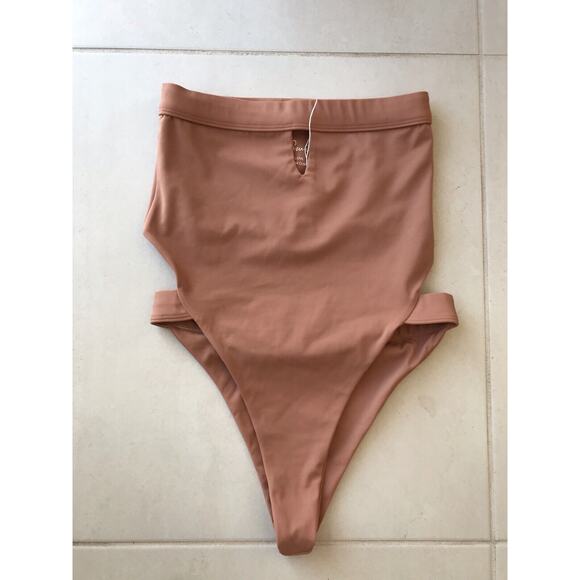 Kira One Piece Monokini Swimsuit Strapless Cut Out - Picture 1 of 7